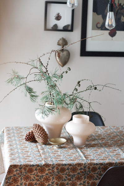 Wikholm Form Vase in tollem Beige hochwertige Glasvase, zwei Größen