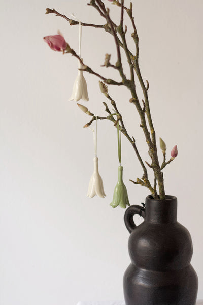 Wikholm Form // dekorative Blüte in Gelb zum Hängen, Osterdekoration
