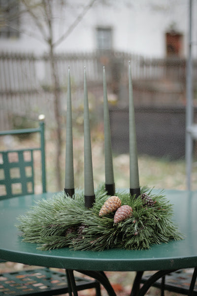 VORBESTELLUNG// Adventskranz aus Bergkiefer mit Ester & Erik Stabkerzen, Durchmesser ca. 35cm