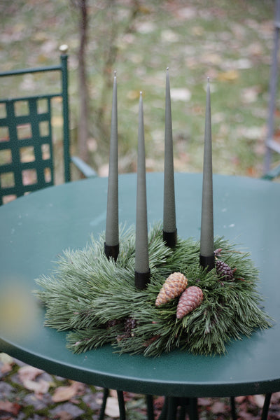 VORBESTELLUNG// Adventskranz aus Bergkiefer mit Ester & Erik Stabkerzen, Durchmesser ca. 35cm