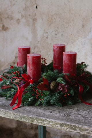 VORBESTELLUNG// klassischer Adventskranz in Kaminrot mit Kerzen und natürlicher Deko