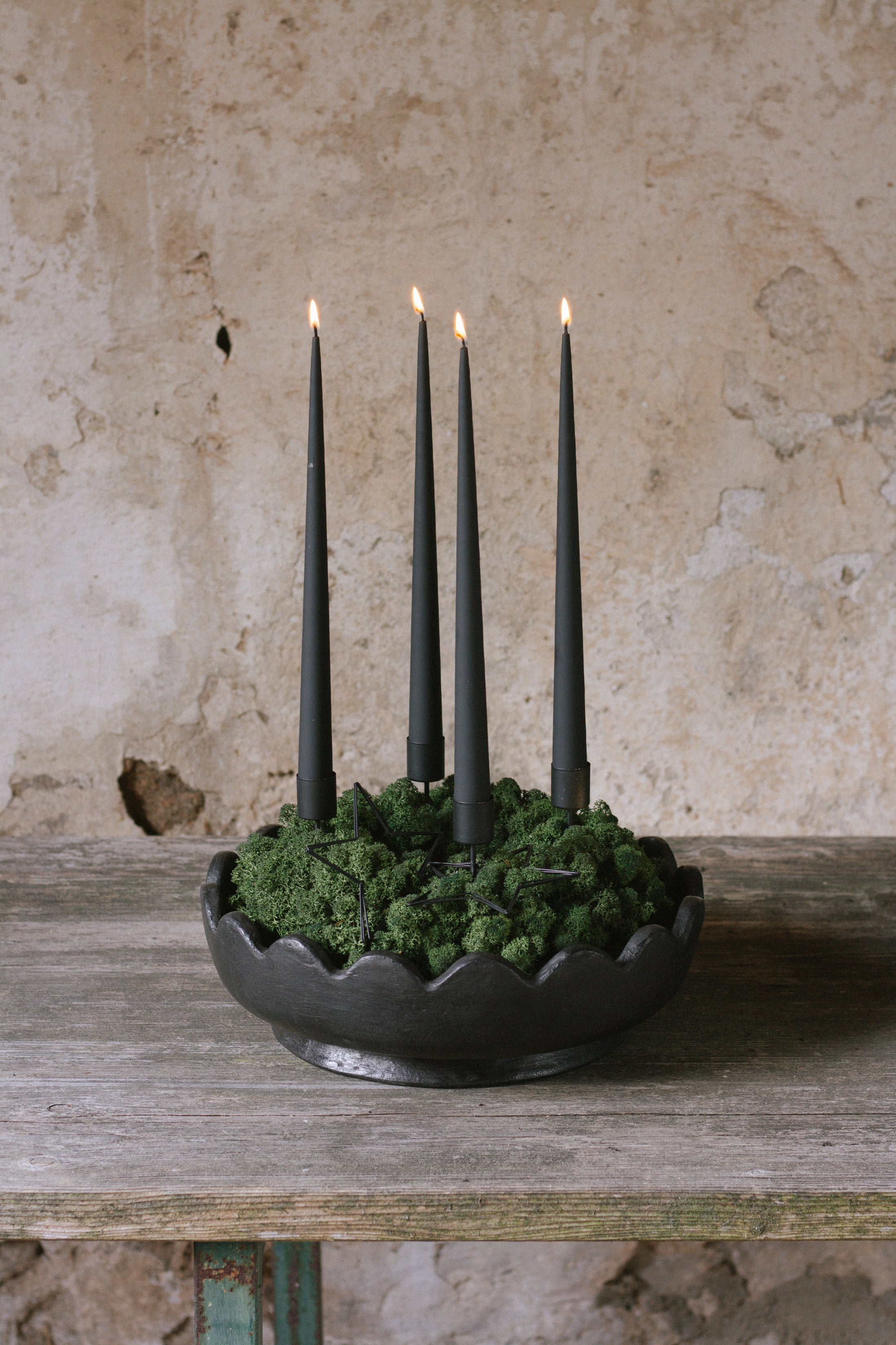 VORBESTELLUNG// Adventskranz D28cm mit grünem Islandmoos und Ester und Erik Kerzen