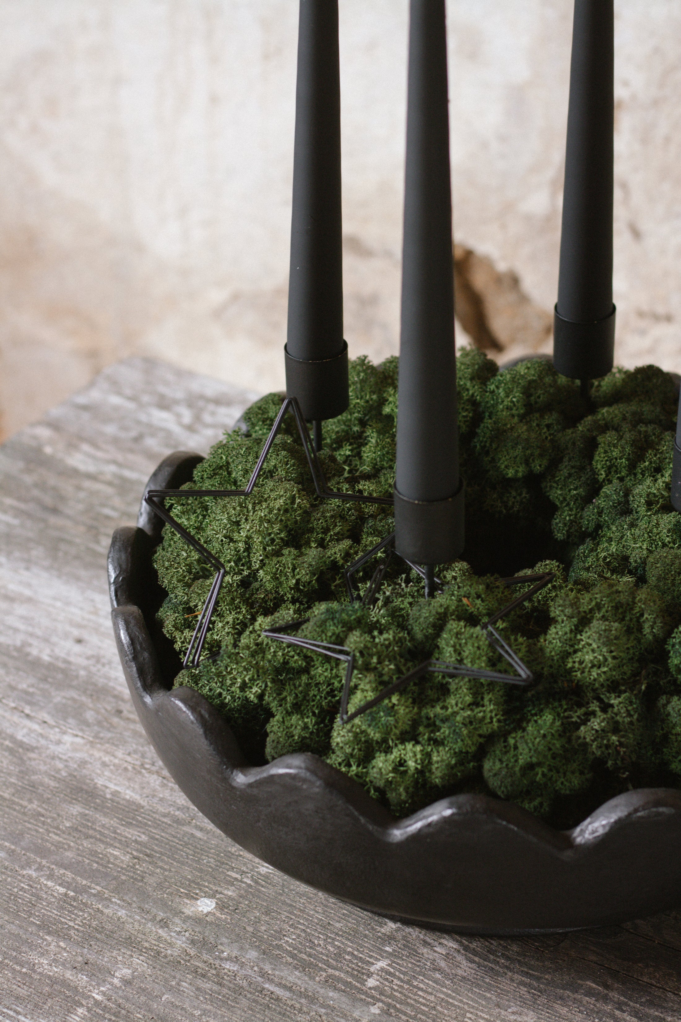 VORBESTELLUNG// Adventskranz D28cm mit grünem Islandmoos und Ester und Erik Kerzen