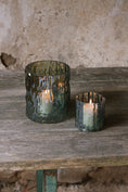 Bild in Galerie-Betrachter laden, Wikholm Form // Windlicht durchgefärbt in tollem Grünton
