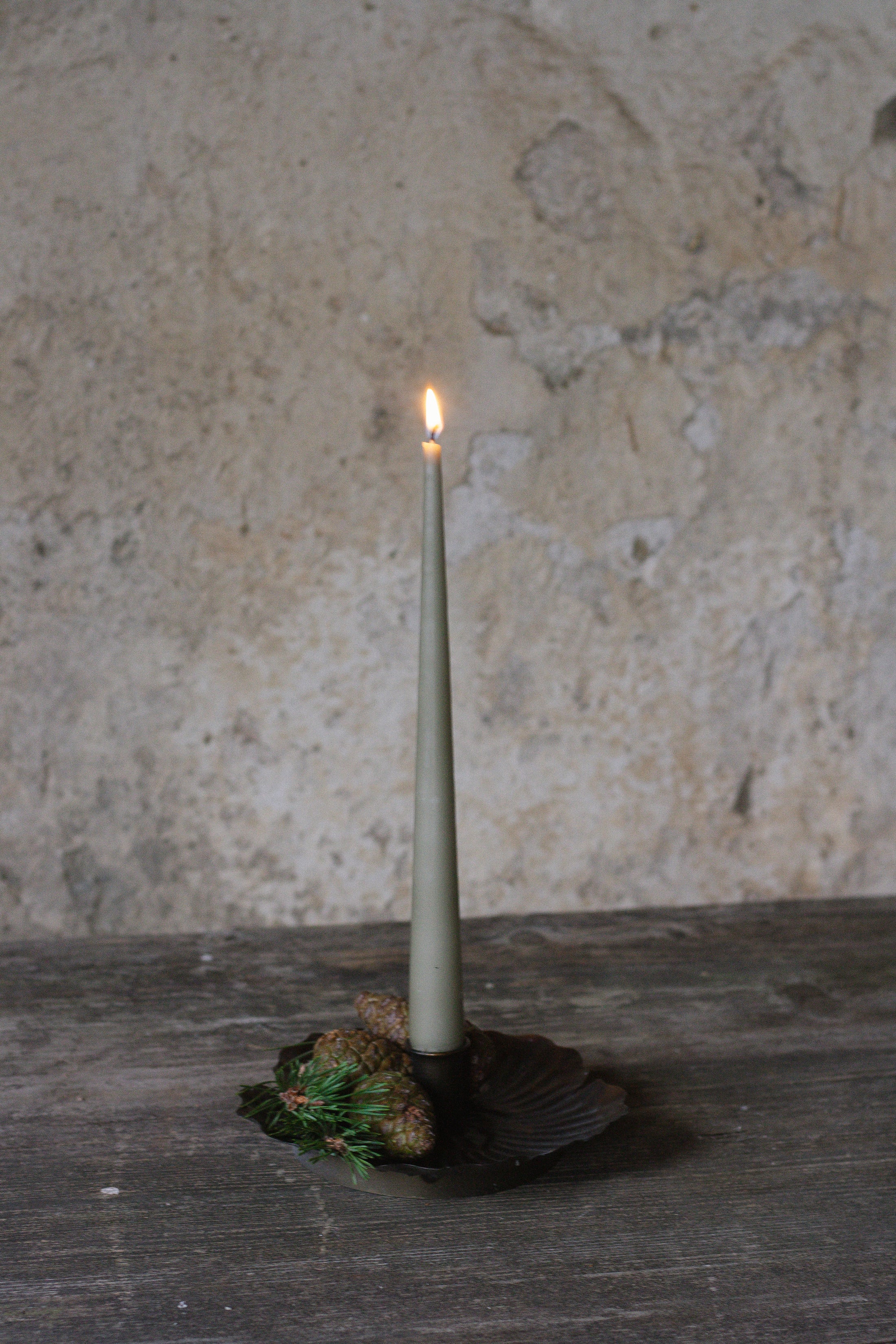 Kerzenständer aus Messing in Blütenform