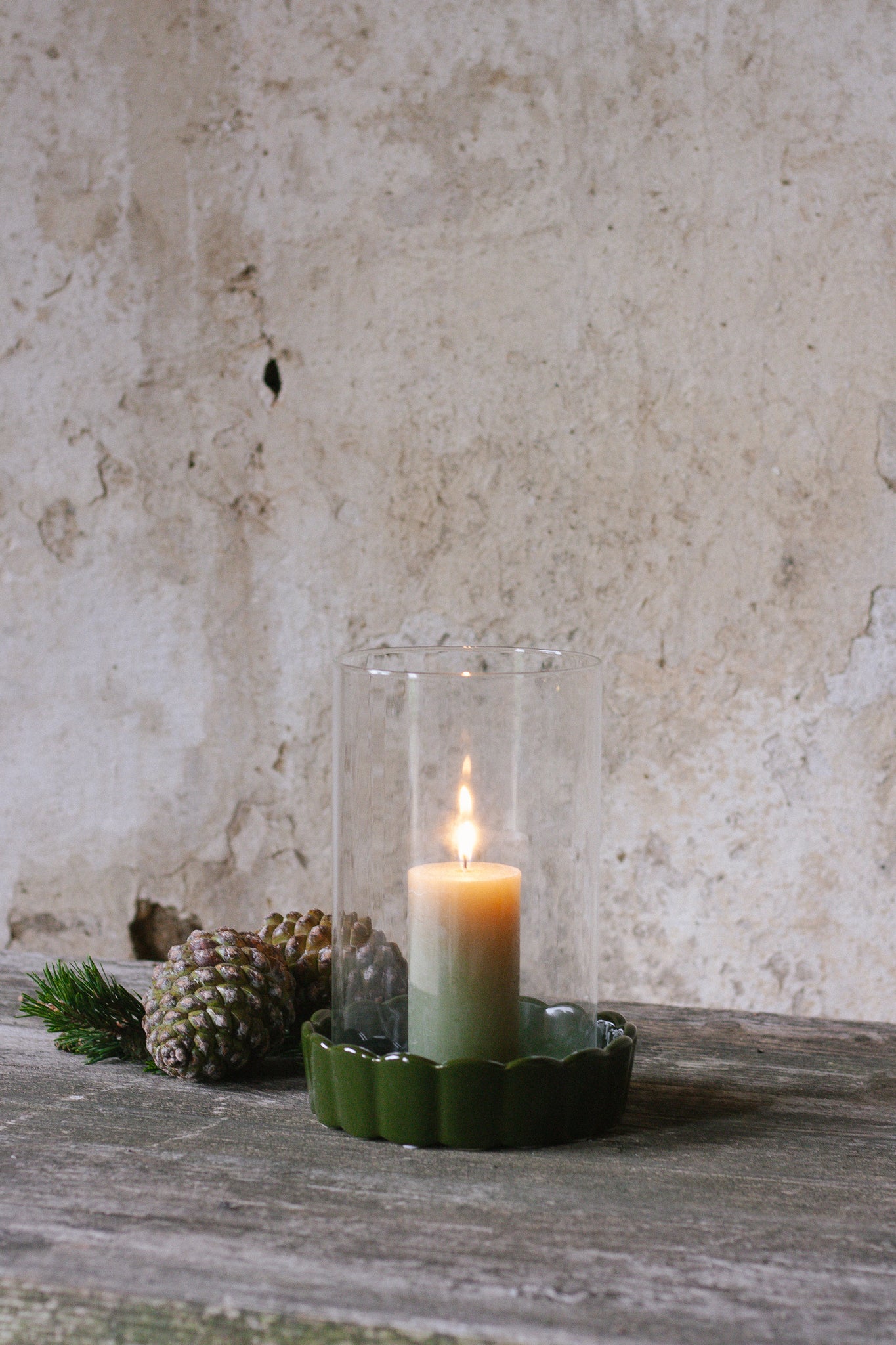 Wikholm Form // Windlicht mit Keramikfuß und herausnehmbarem Glas in Grün oder Weiß